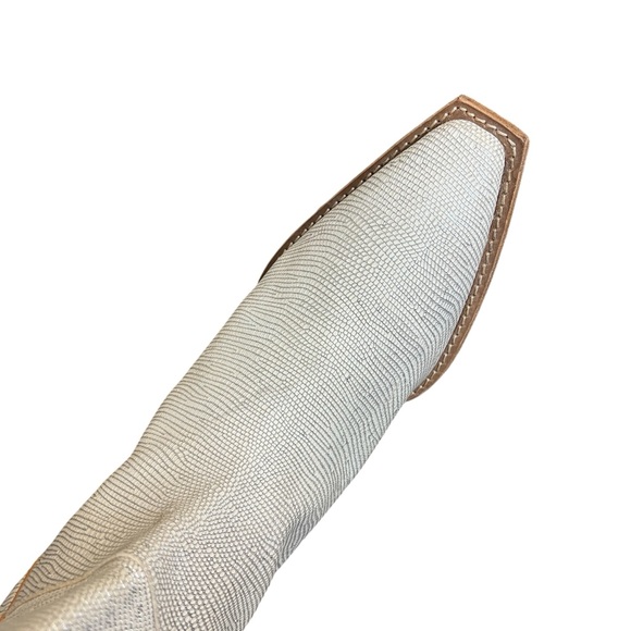 FREE PEOPLE WE THE FREE ‘MONTAGE’ LEATHER TALL BOOTS IN WHITE CROC SILVER STUDS - Picture 5 of 12